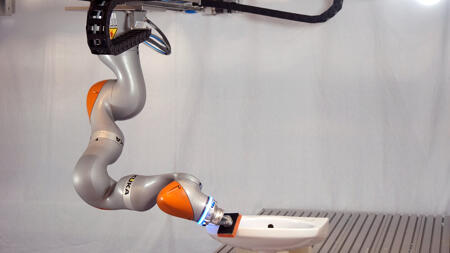 Roboter lernt Putzen durch Vorführung