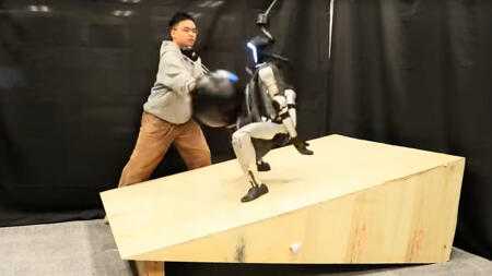 KI ermöglicht humanoiden Robotern das Aufstehen aus jeder Lage