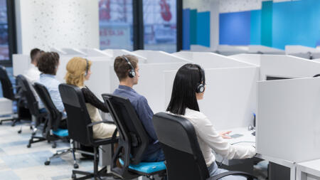 Die KI-Agenten kommen: Weniger, aber besser bezahlte Jobs im Call-Center?