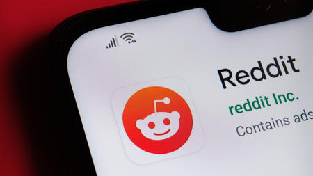 Training von KI-Modellen: Reddit verklagt Anthropic