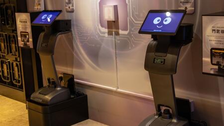 Hotellerie: Wer braucht noch Hotelpersonal? Roboter reichen doch