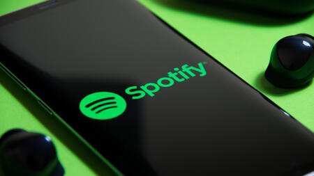 Spotify geht gegen KI-Spam vor
