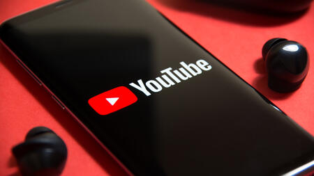 YouTube sperrt zwei populäre Kanäle wegen KI-generierter Fake-Trailer