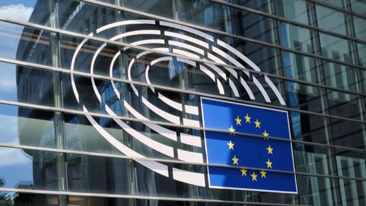 Digitaler „Omnibus”: Europa-Parlament bremst Kommissionspläne für Daten und KI