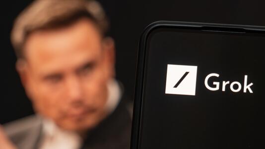 Sexuelle Deepfakes: Erste Staaten sperren Grok, Kritik an Google und Apple