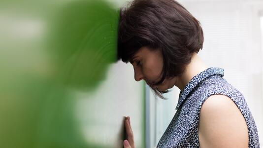 Kopflos unterwegs: KI-Kompetenzen in Schulen und für die Schulentwicklung