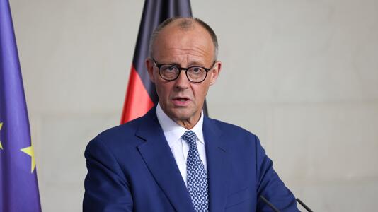 Merz will Klarnamen im Internet sehen