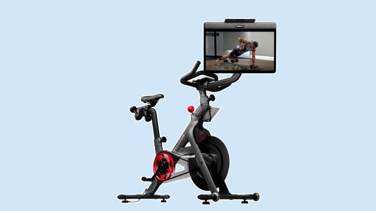 heise+ | Peloton Bike+ mit KI-Unterstützung im Test