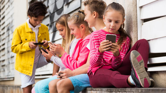Studie: Neue KI-Programme bei Kindern verbreitet