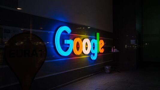 Google dichtet mit KI Headlines in Suchergebnissen um