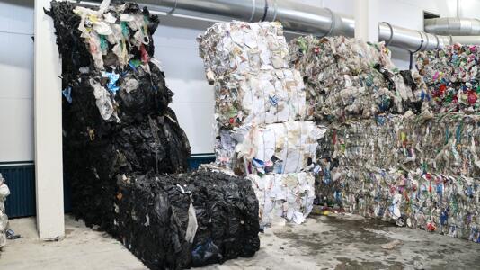 Recycling: Neues Verfahren kann schwarzen Kunststoff erkennen
