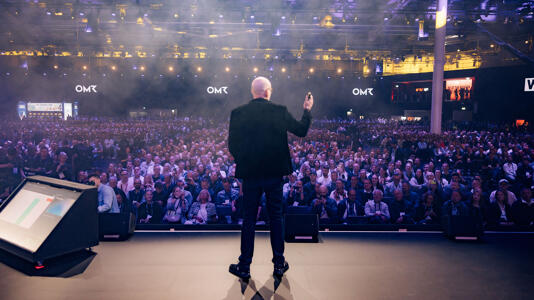 OMR26: Scott Galloway warnt vor dem Platzen der KI-Blase
