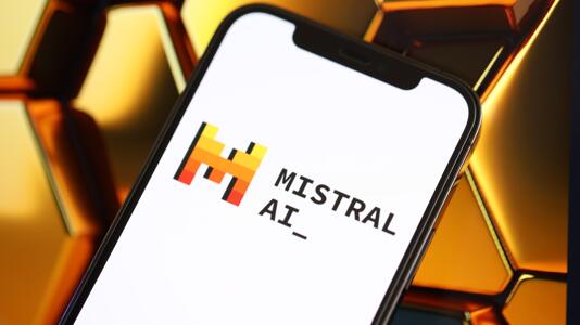 Mistral und Harvey AI: Den Rechtssektor im Visier