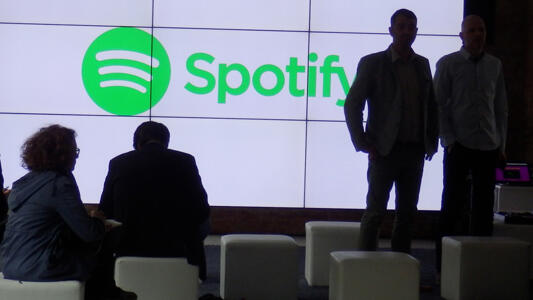 Spotify kündigt KI-generierte Remixe und Podcasts an